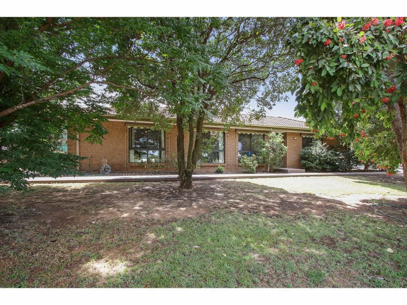 121 – 123 Clarke Street, Howlong NSW 2643