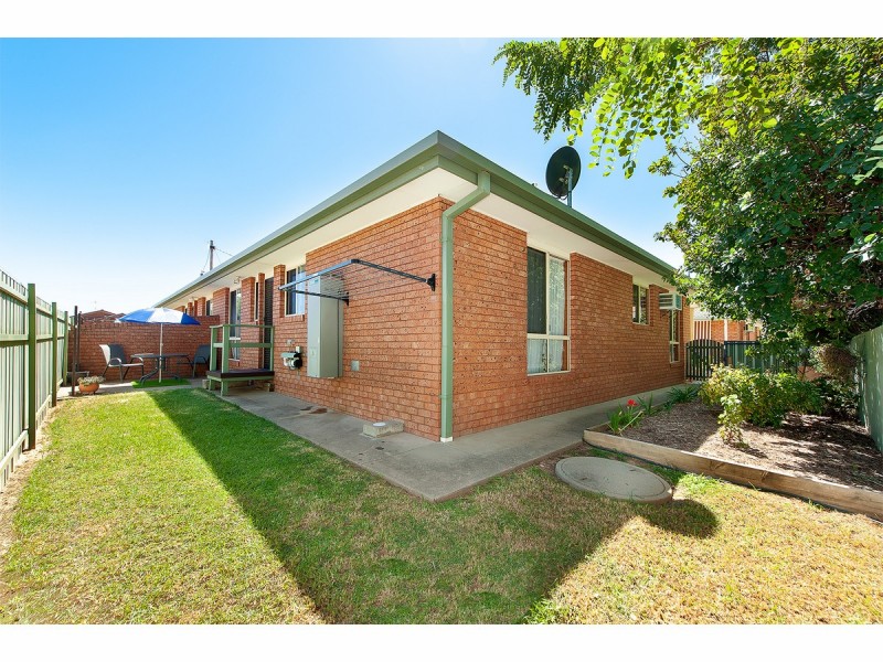 2/7 Kambora Court, Lavington NSW 2641