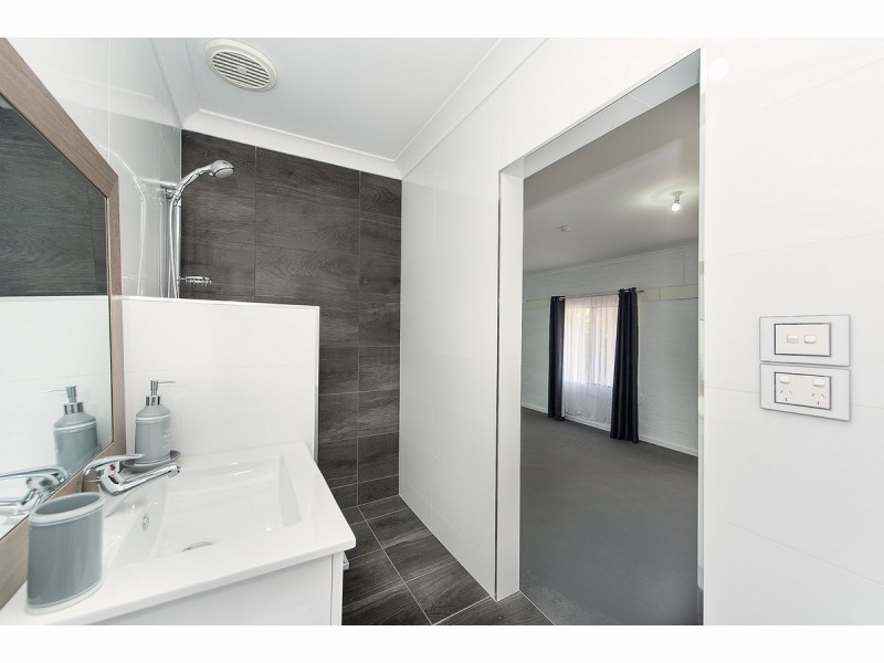 707 Yambla Avenue, Albury NSW 2640