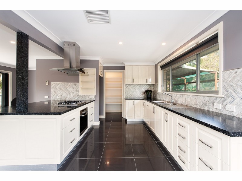 705 Centaur Road, Hamilton Valley NSW 2641