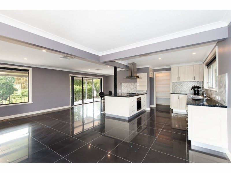 705 Centaur Road, Hamilton Valley NSW 2641