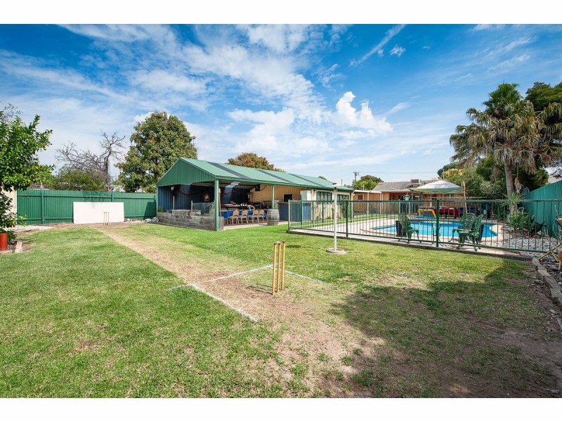 424 English Avenue, Lavington NSW 2641