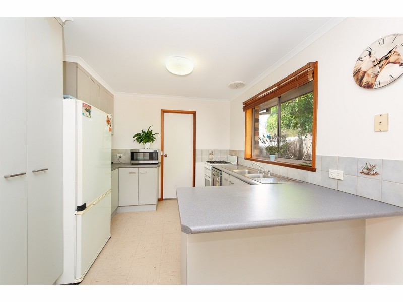 2/1-5 La Fontaine Avenue, Lavington NSW 2641