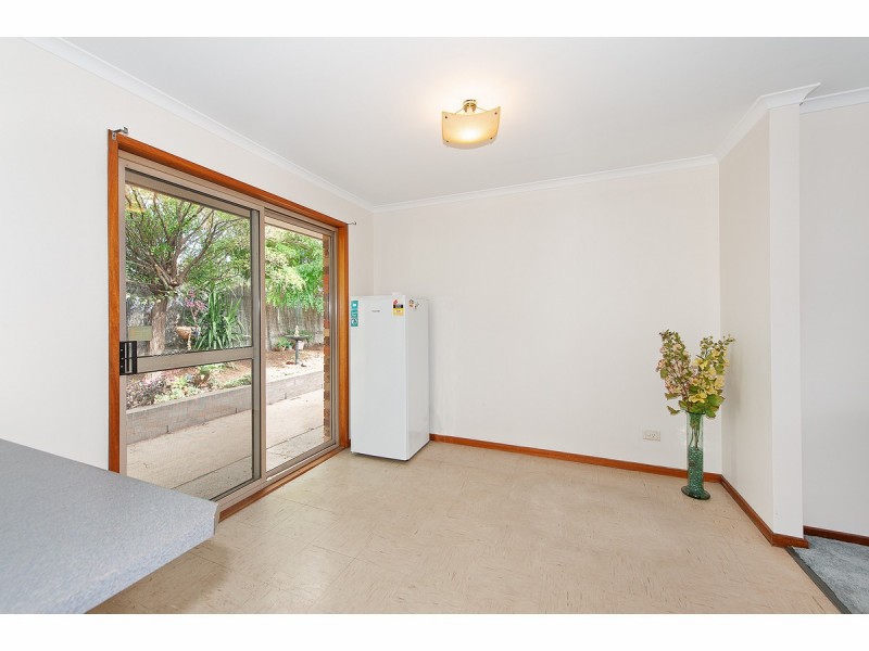 2/1-5 La Fontaine Avenue, Lavington NSW 2641