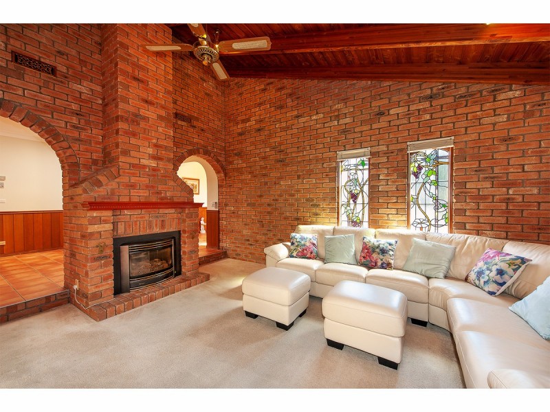 382 Poplar Drive, Lavington NSW 2641