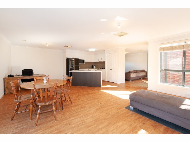 2/3 Swallow Street, Thurgoona NSW 2640