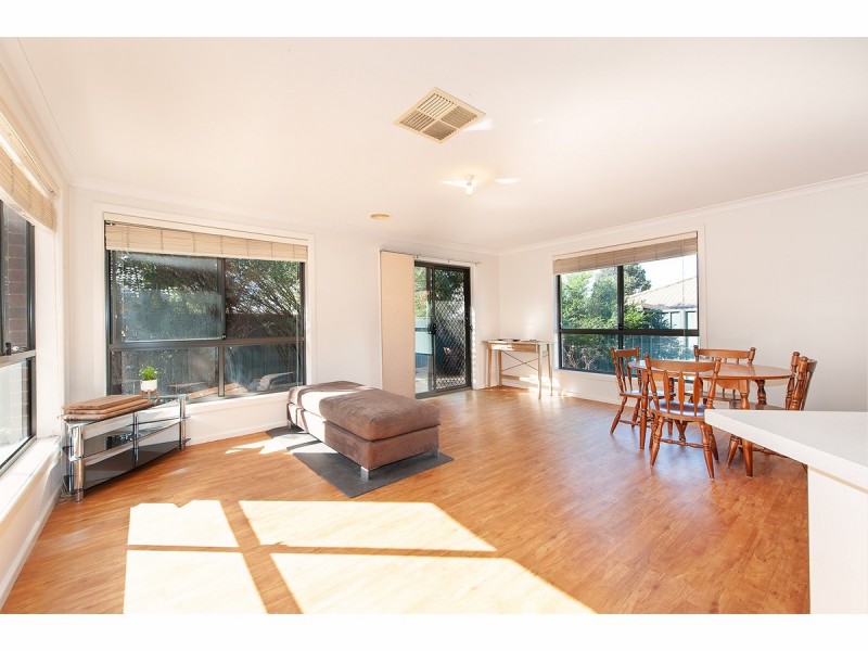 2/3 Swallow Street, Thurgoona NSW 2640