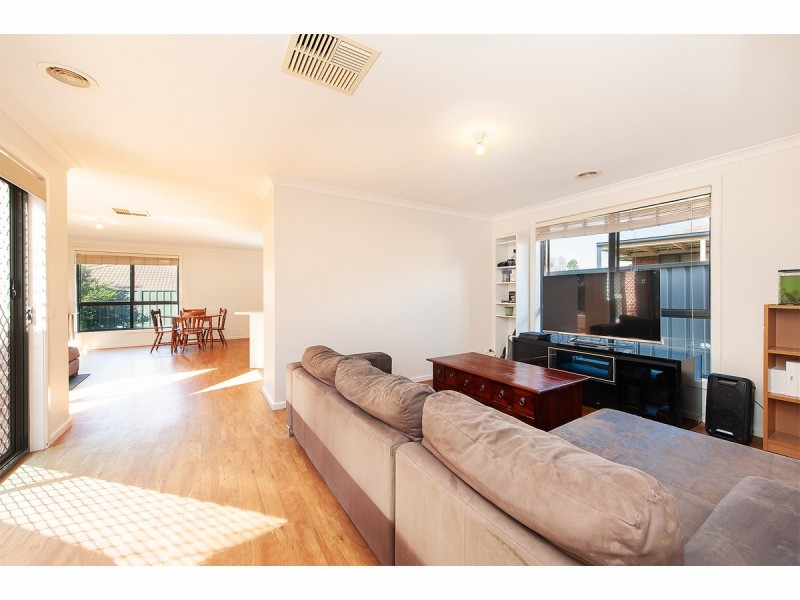 2/3 Swallow Street, Thurgoona NSW 2640