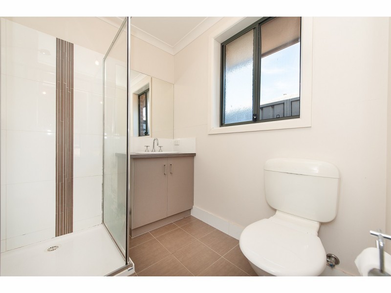 2/3 Swallow Street, Thurgoona NSW 2640