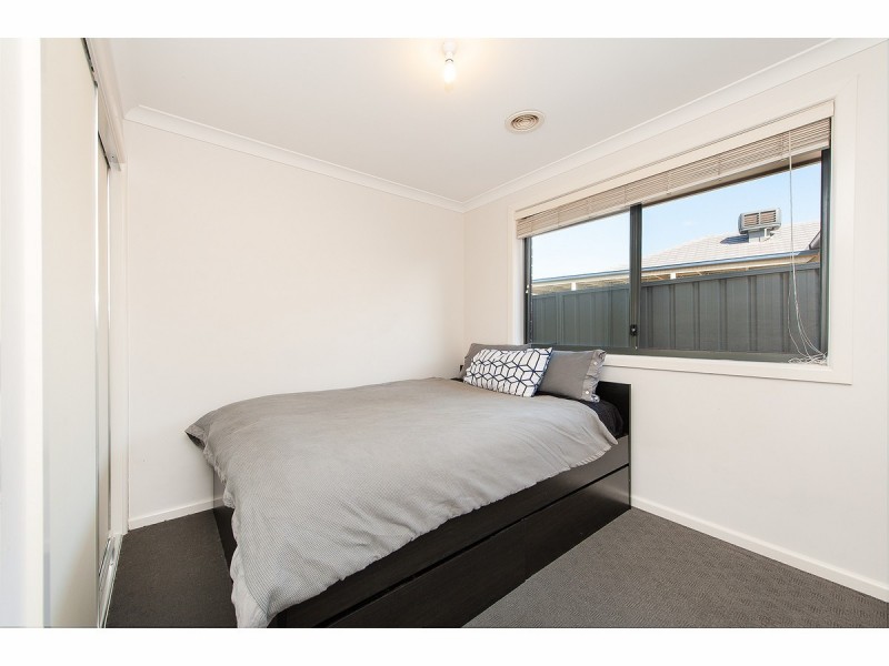 2/3 Swallow Street, Thurgoona NSW 2640