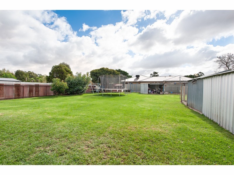 586 Welsh Street, Lavington NSW 2641
