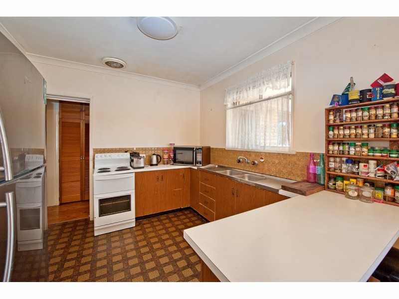 523 Kaitlers Road, Lavington NSW 2641