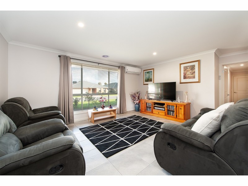 14 Gilson Place, Howlong NSW 2643