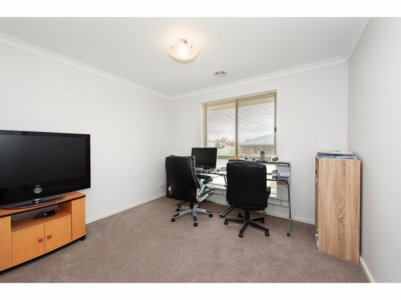 14 Gilson Place, Howlong NSW 2643