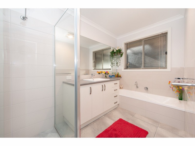 14 Gilson Place, Howlong NSW 2643