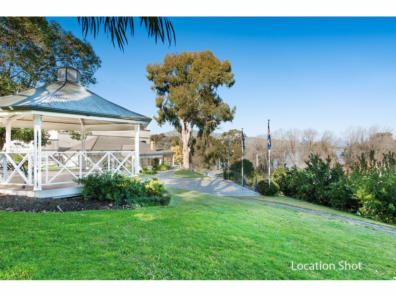 1 Manna Court, Lake Hume Village NSW 3691