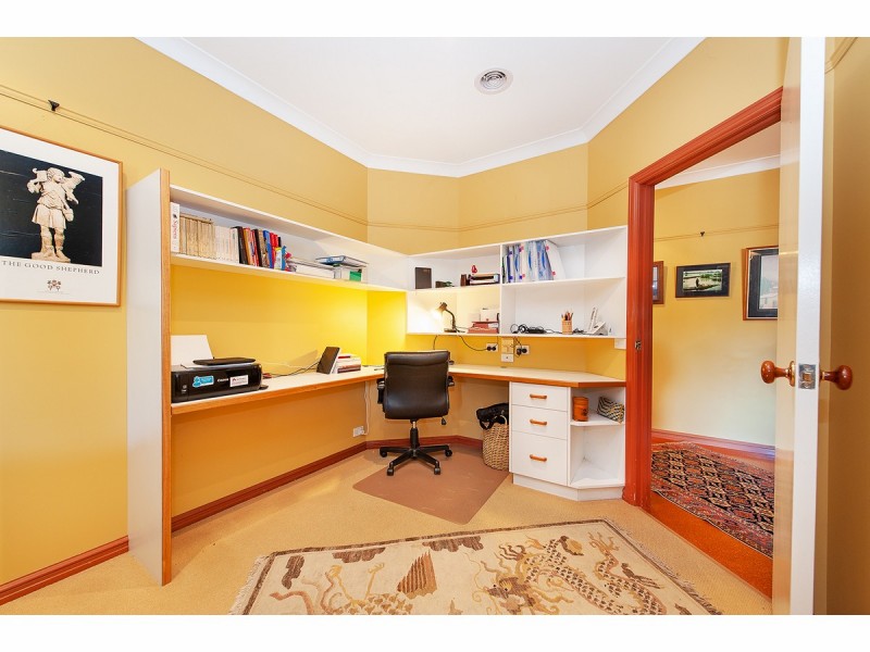 42 Hammer Street, Howlong NSW 2643