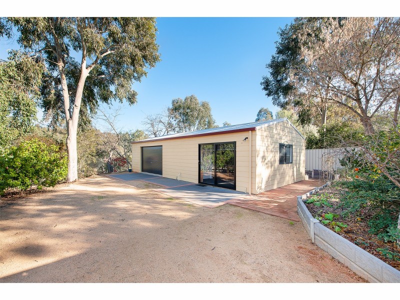 42 Hammer Street, Howlong NSW 2643