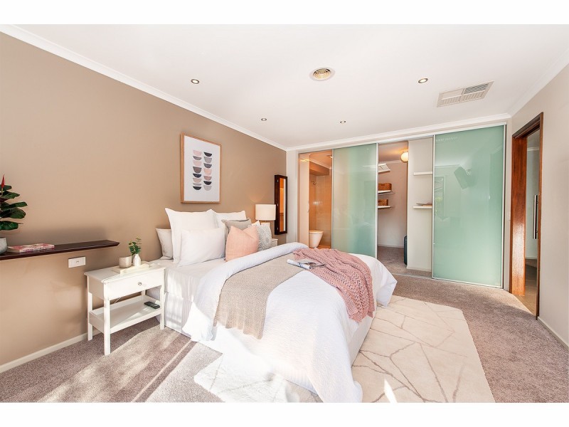 9 Pinnibar Court, Thurgoona NSW 2640