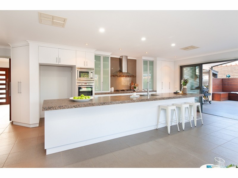 9 Pinnibar Court, Thurgoona NSW 2640