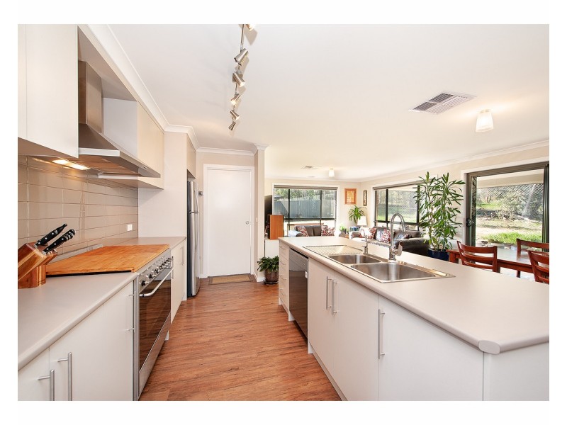 28 Paddlesteamer Court, Thurgoona NSW 2640