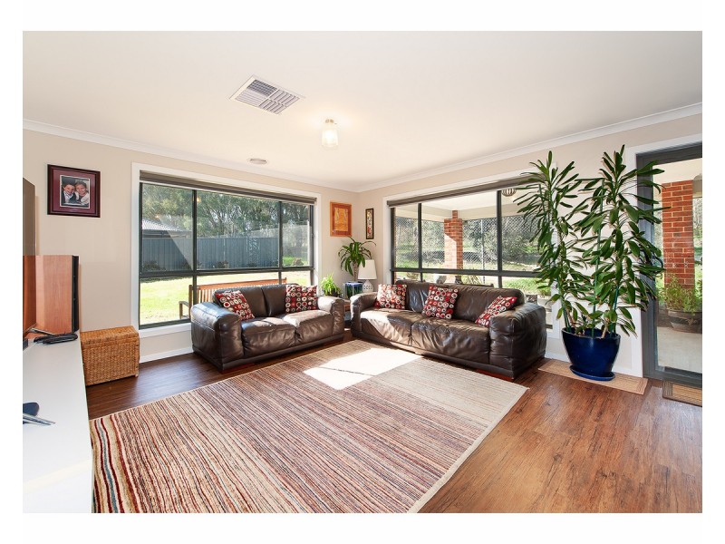 28 Paddlesteamer Court, Thurgoona NSW 2640