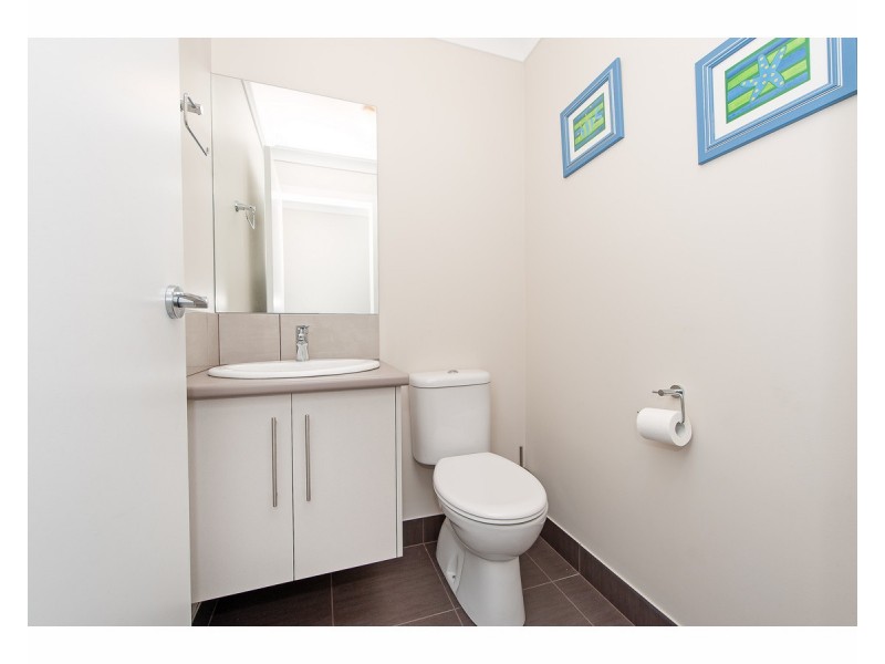 28 Paddlesteamer Court, Thurgoona NSW 2640