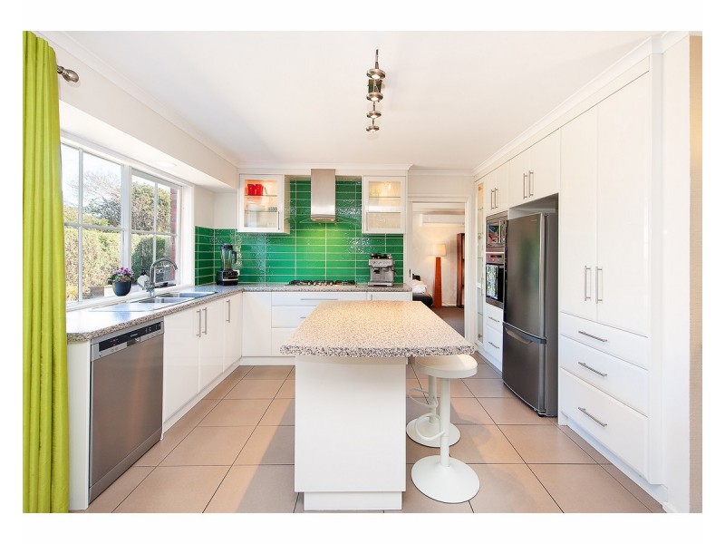 85 St Andrews Circuit, Thurgoona NSW 2640