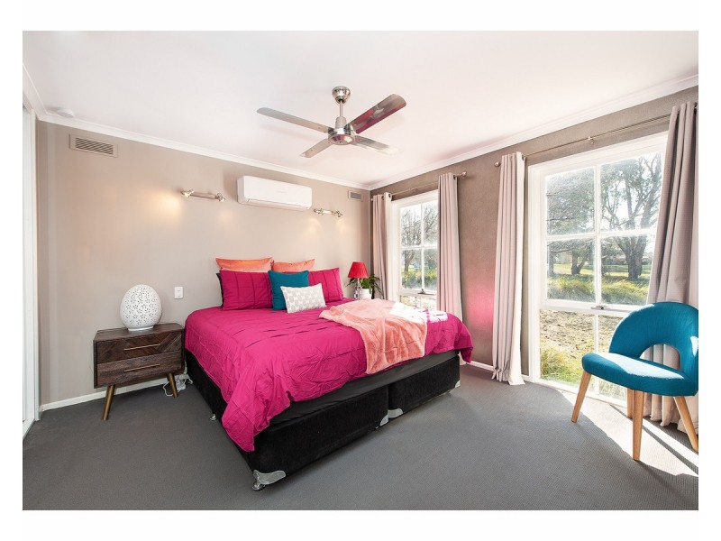 85 St Andrews Circuit, Thurgoona NSW 2640