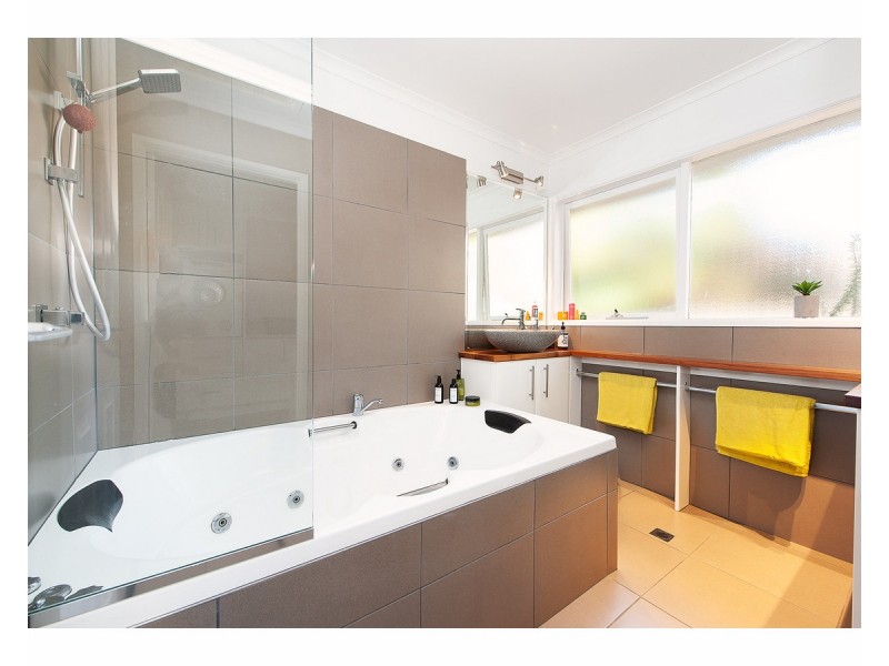 85 St Andrews Circuit, Thurgoona NSW 2640