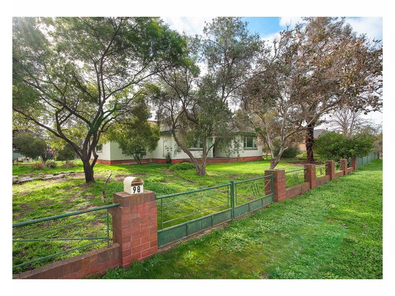 98 Balfour Street, Culcairn NSW 2660