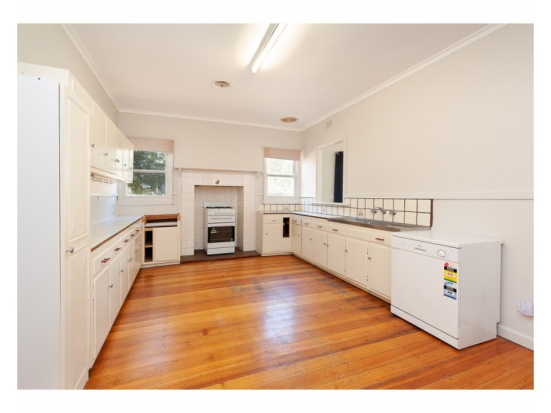 85 North Road, Chiltern VIC 3683