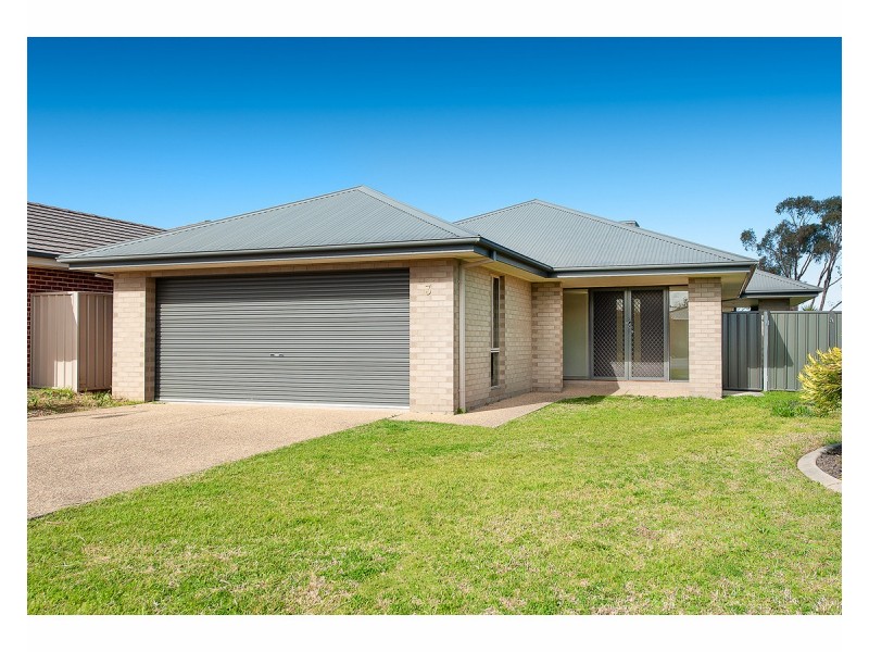 3 Snowgum Place, Thurgoona NSW 2640