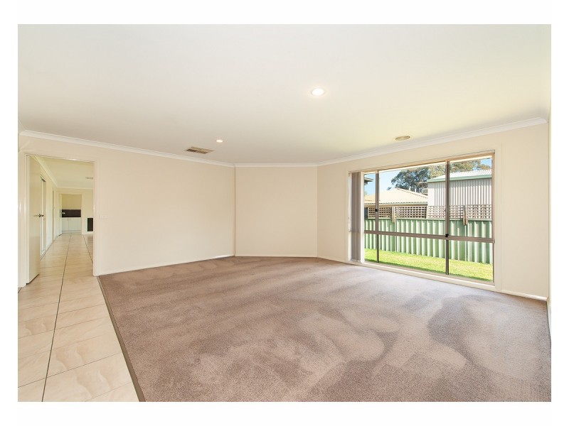 3 Snowgum Place, Thurgoona NSW 2640