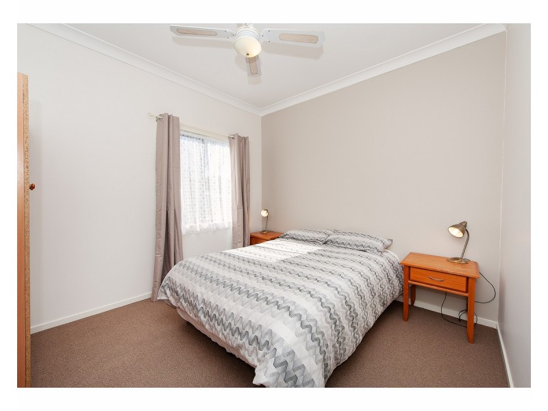 21 Brushbox Street, Lake Hume Village NSW 3691