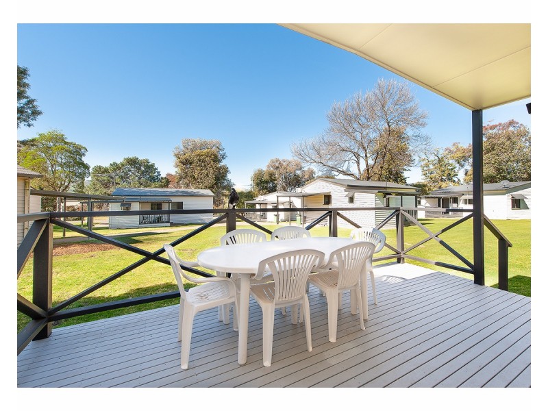 21 Brushbox Street, Lake Hume Village NSW 3691