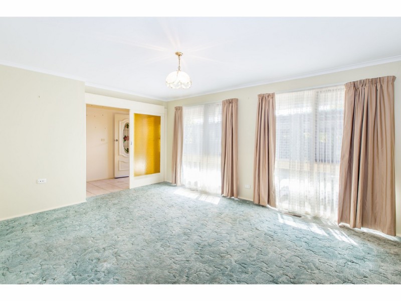 329 Haines Court, Lavington NSW 2641