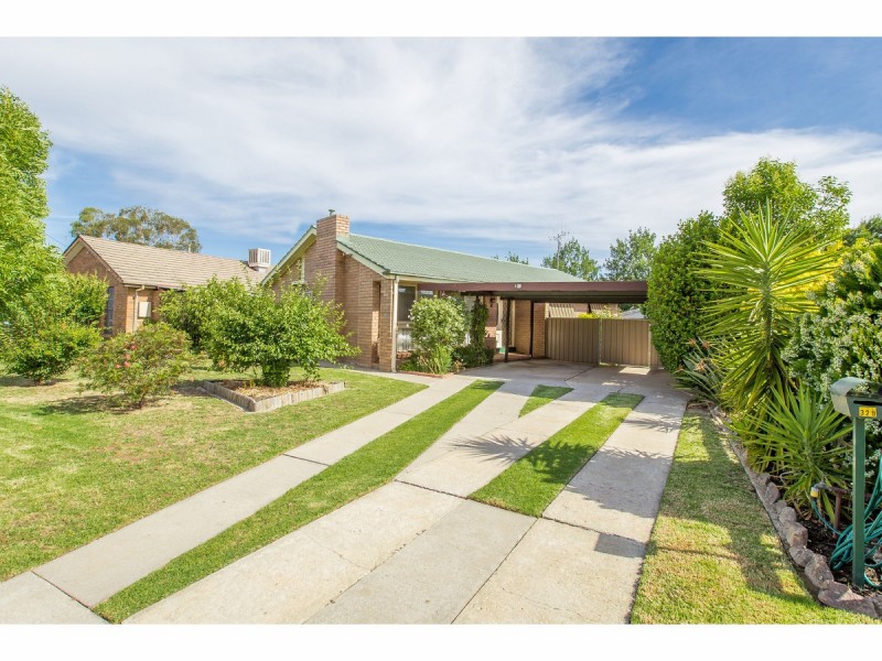 329 Haines Court, Lavington NSW 2641