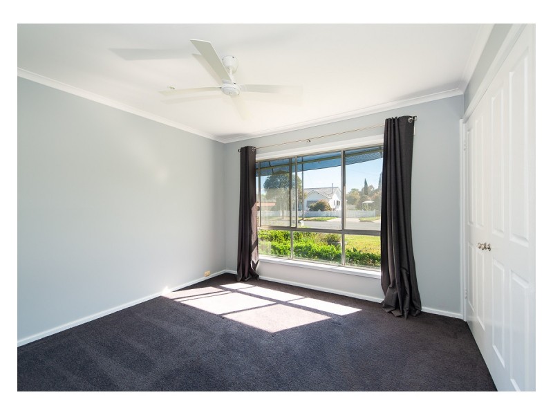458 Danes Street, Lavington NSW 2641
