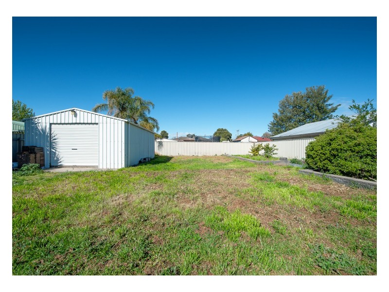 458 Danes Street, Lavington NSW 2641