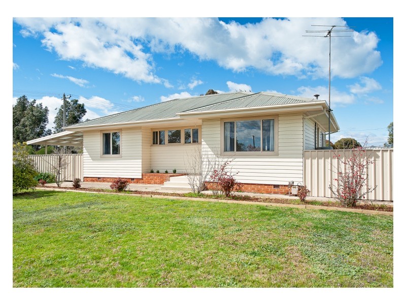 1022 Calimo Street, North Albury NSW 2640