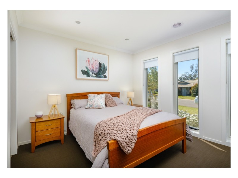 17 Warbler Street, Thurgoona NSW 2640