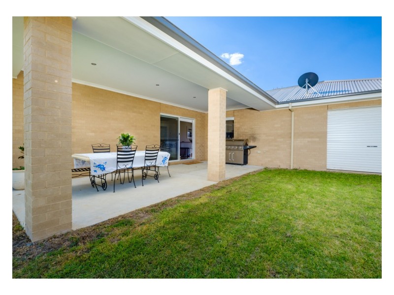 17 Warbler Street, Thurgoona NSW 2640
