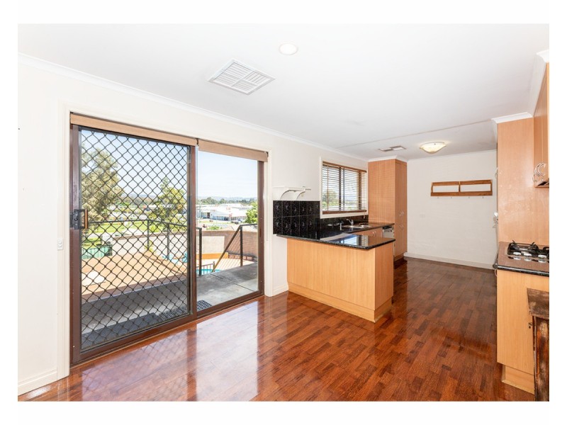 335 Bimbadeen Avenue, East Albury NSW 2640
