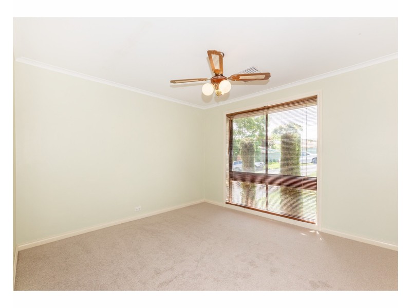 335 Bimbadeen Avenue, East Albury NSW 2640