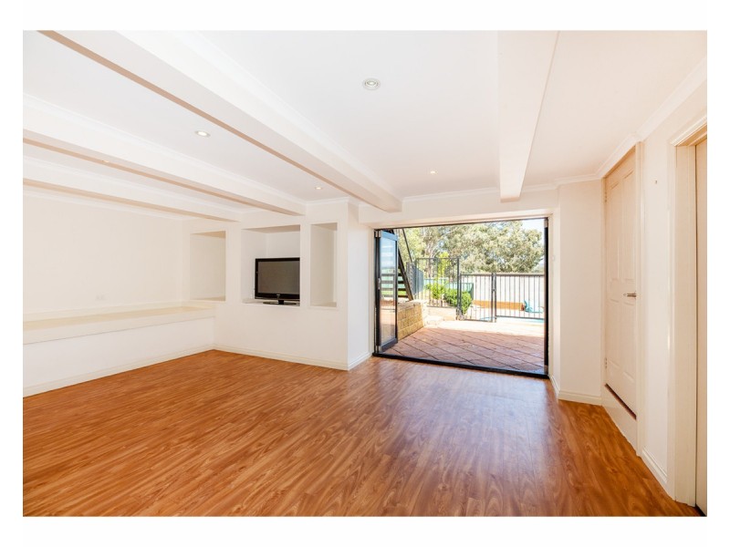 335 Bimbadeen Avenue, East Albury NSW 2640