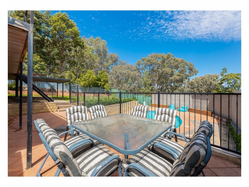 335 Bimbadeen Avenue, East Albury NSW 2640