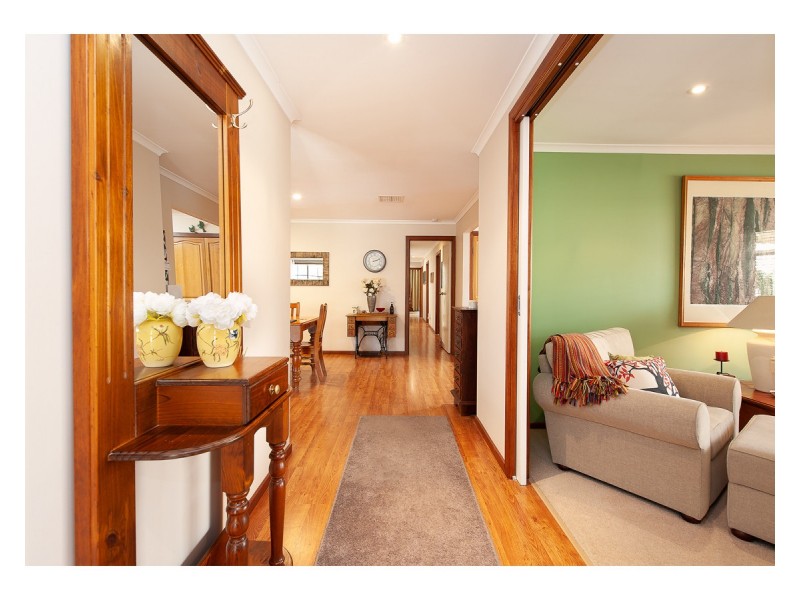 7 Watt Place, Lavington NSW 2641