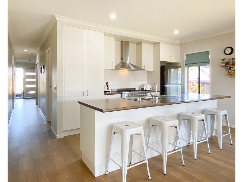 34 Stanton Drive, Thurgoona NSW 2640