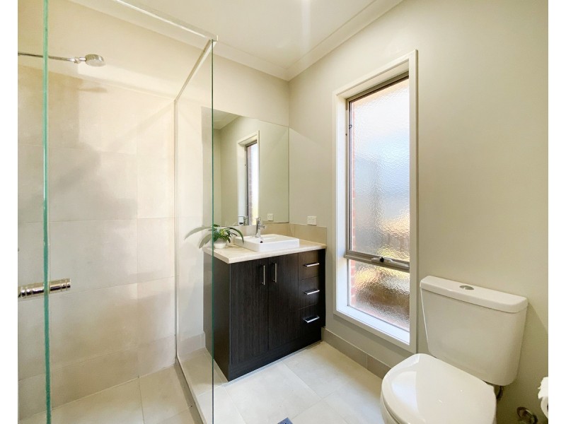 34 Stanton Drive, Thurgoona NSW 2640